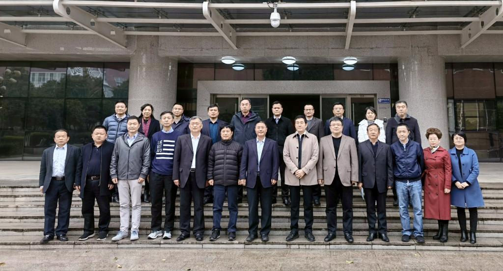 威尼斯官网召开教育基金会理事会换届大会暨三届一次会议
